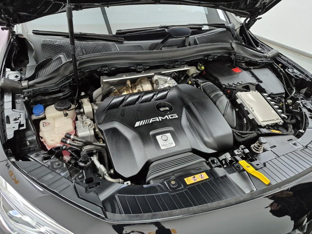 Mercedes Benz GLA Class - Vista 6