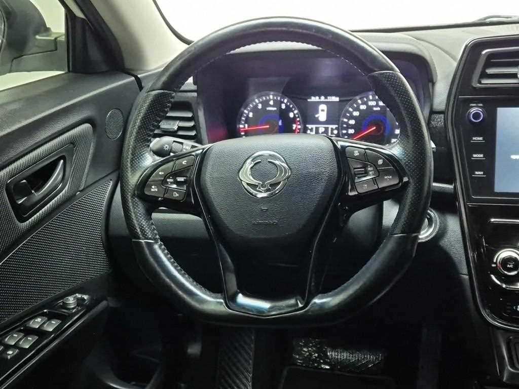 Ssangyong Tivoli - Vista 9