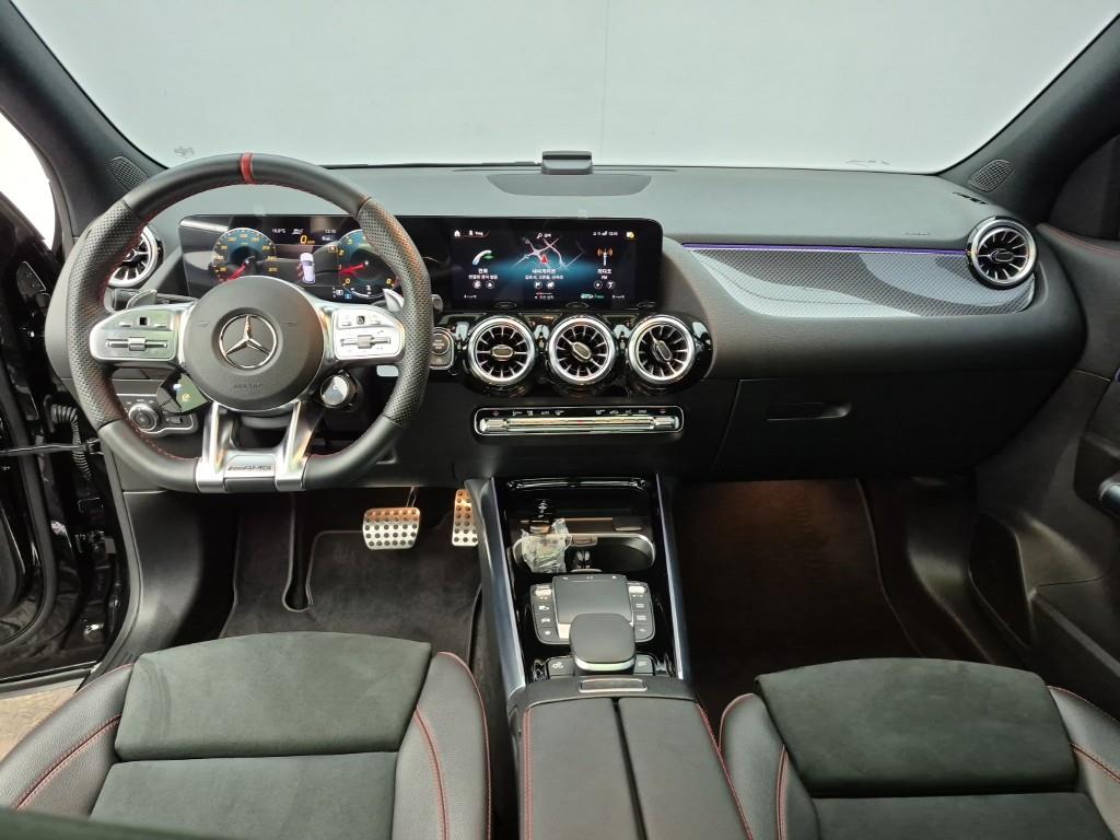 Mercedes Benz GLA Class - Vista 5