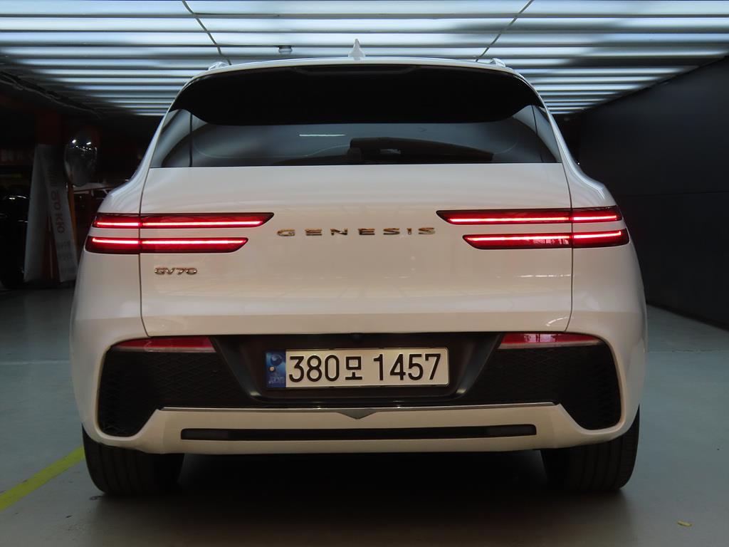 Genesis GV70 - Vista 4