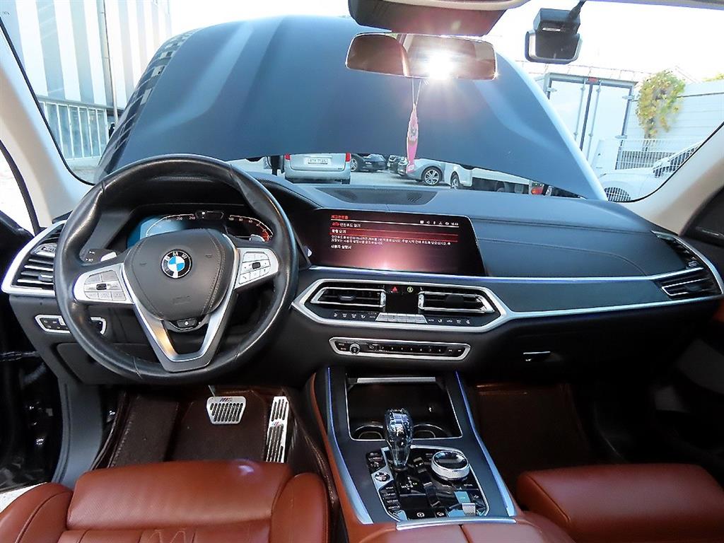 BMW X7 - Vista 8
