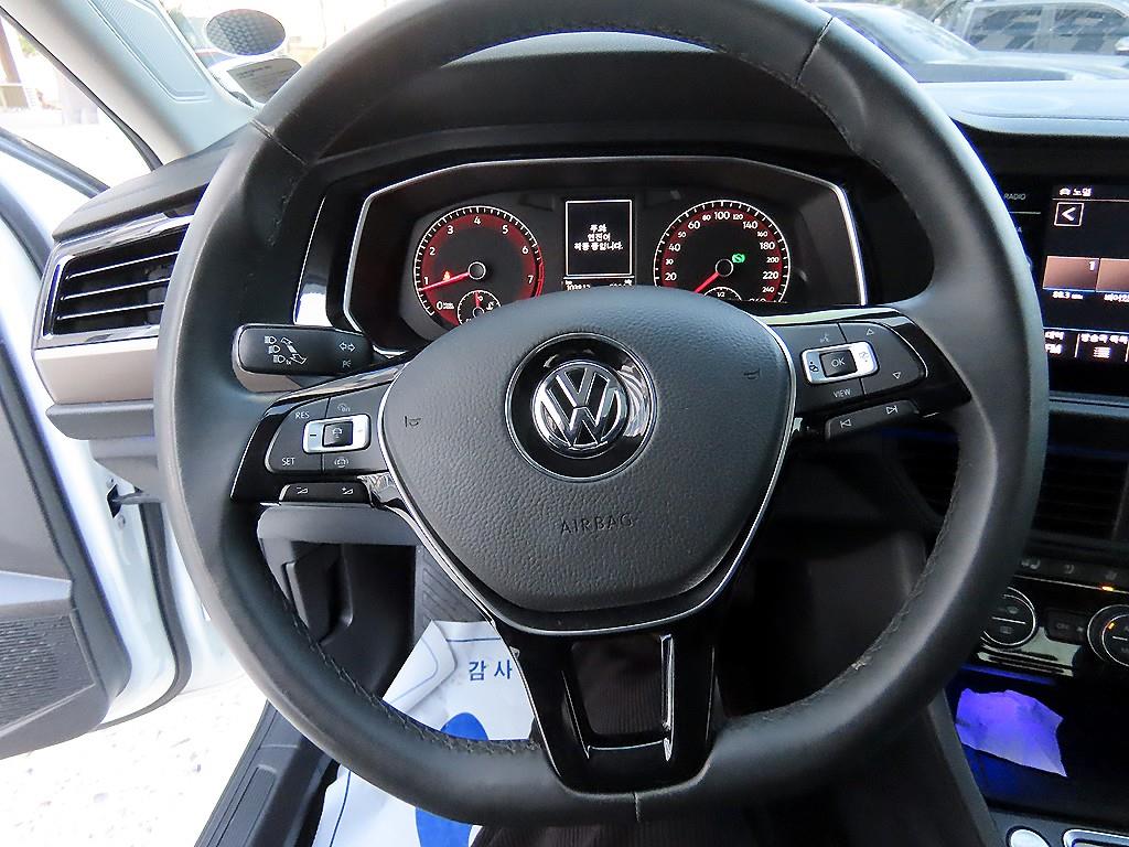 Volkswagen Jetta - Vista 8