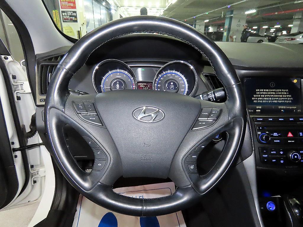 HYUNDAI Sonata - Vista 8