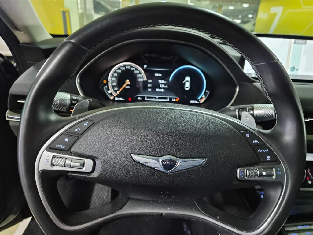 Genesis G80 - Vista 9