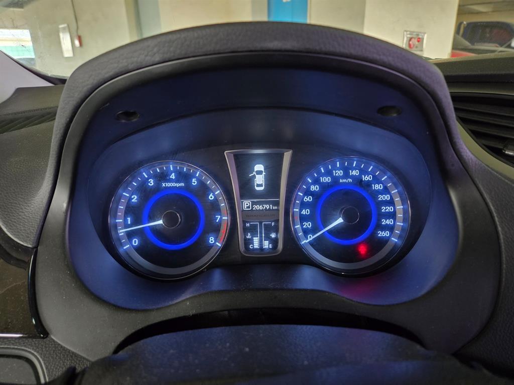 HYUNDAI Grandeur - Vista 10