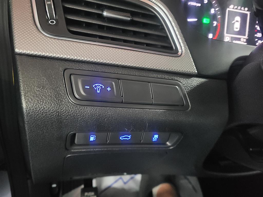 HYUNDAI Sonata - Vista 12