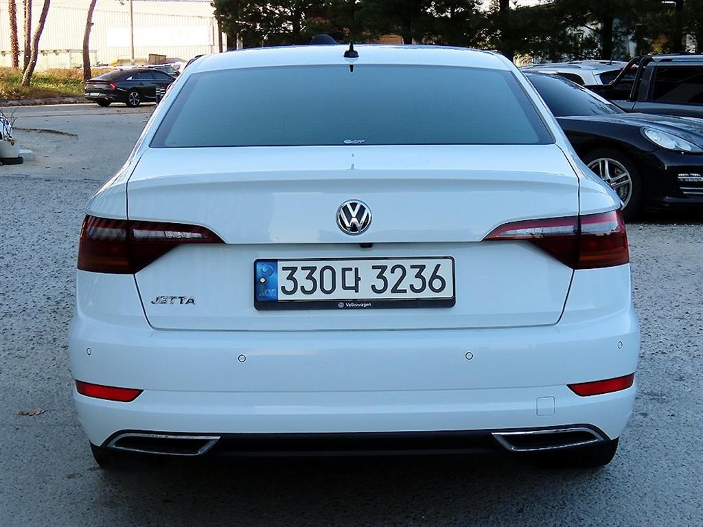 Volkswagen Jetta - Vista 4