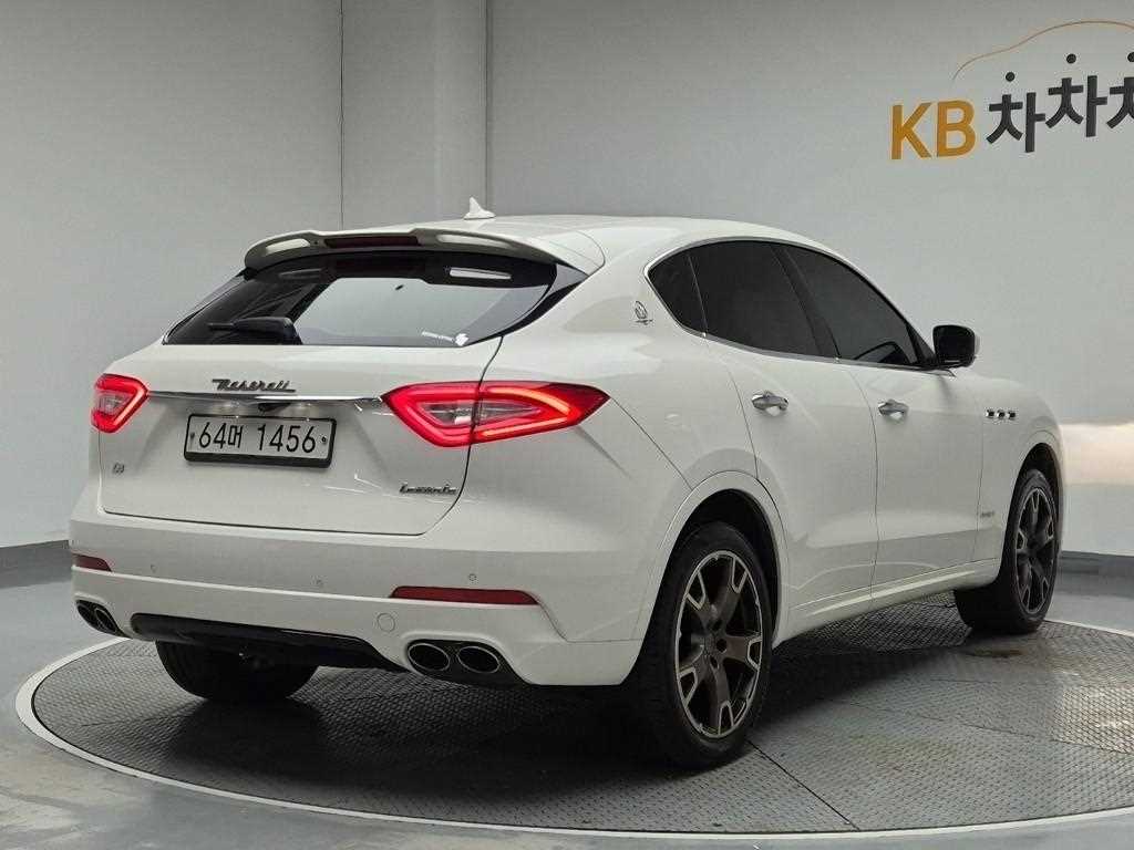 Maserati Levante - Vista 3