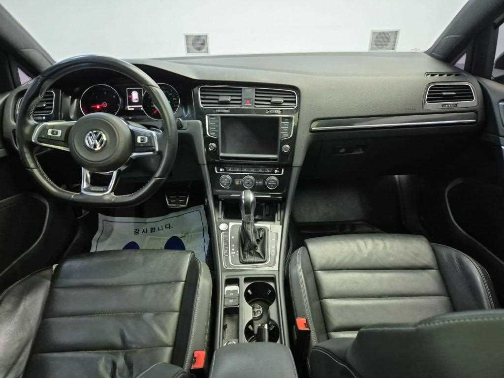 Volkswagen Golf - Vista 7