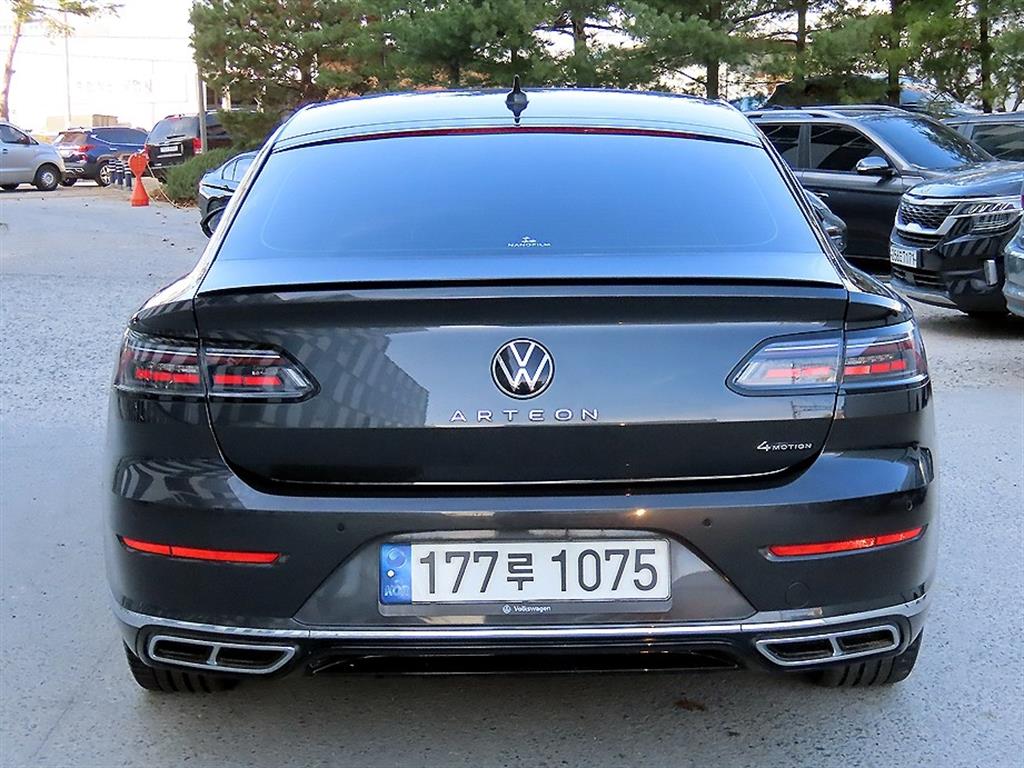 Volkswagen Arteon - Vista 4