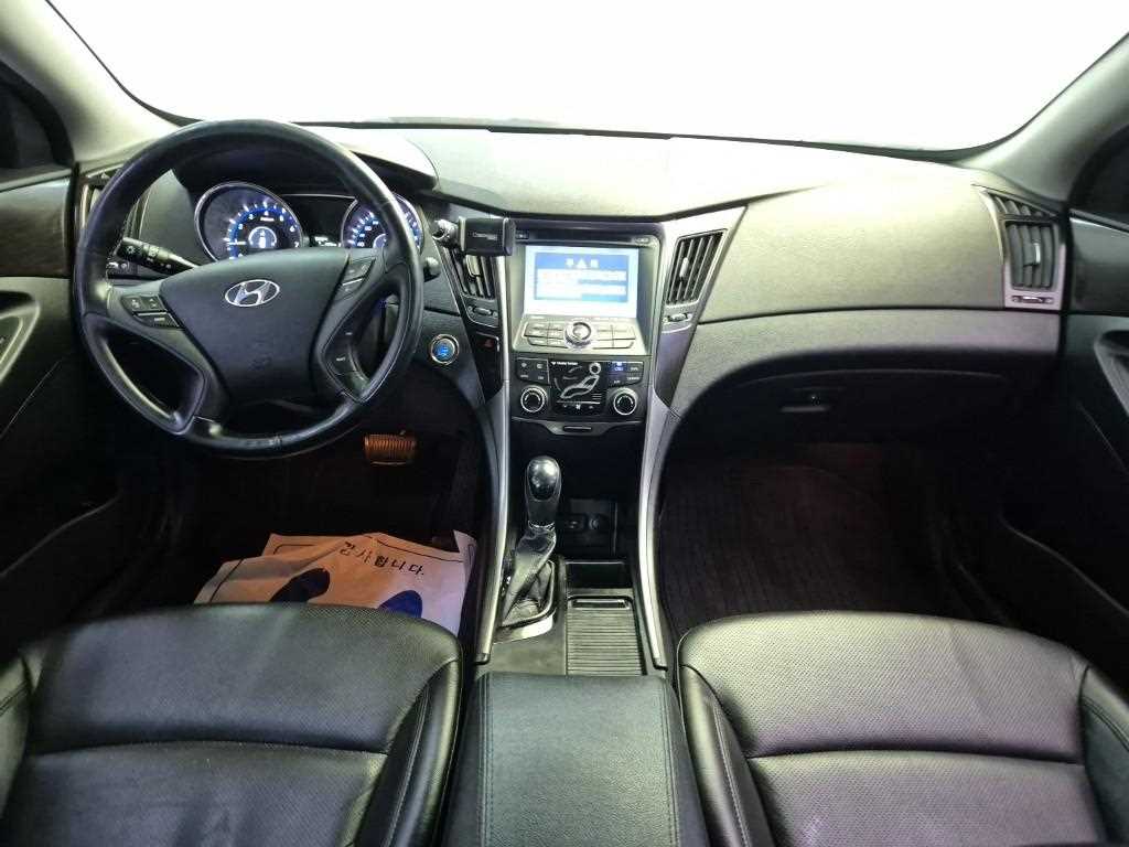 HYUNDAI Sonata - Vista 7