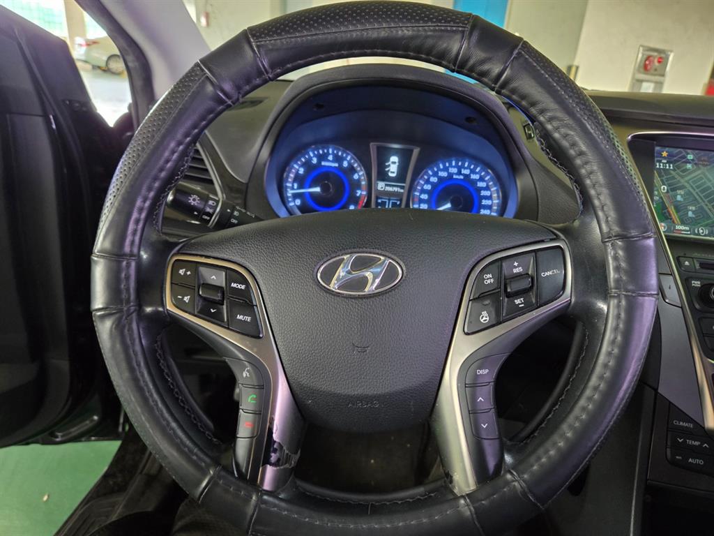 HYUNDAI Grandeur - Vista 9