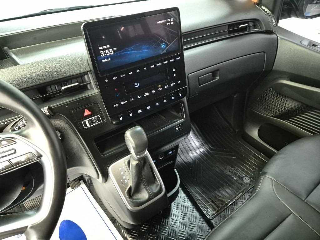 HYUNDAI Staria - Vista 10