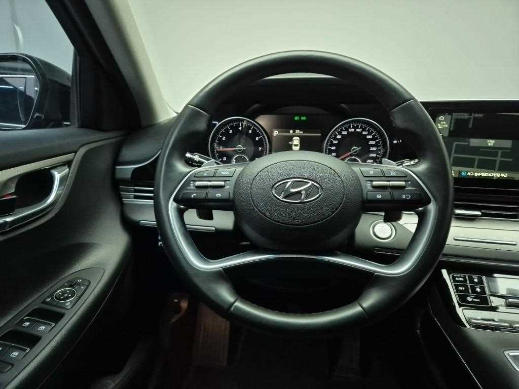 HYUNDAI Grandeur - Vista 9