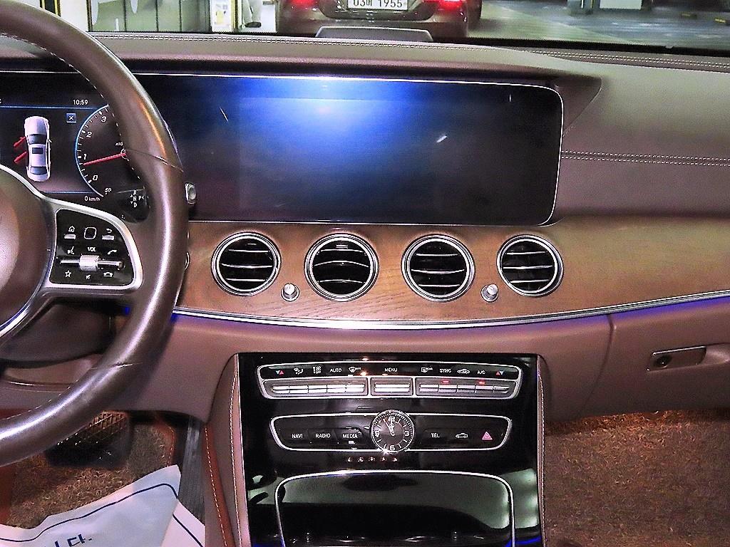 Mercedes Benz E class - Vista 11
