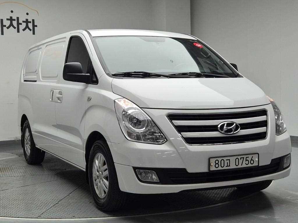 HYUNDAI Starex - Vista 4