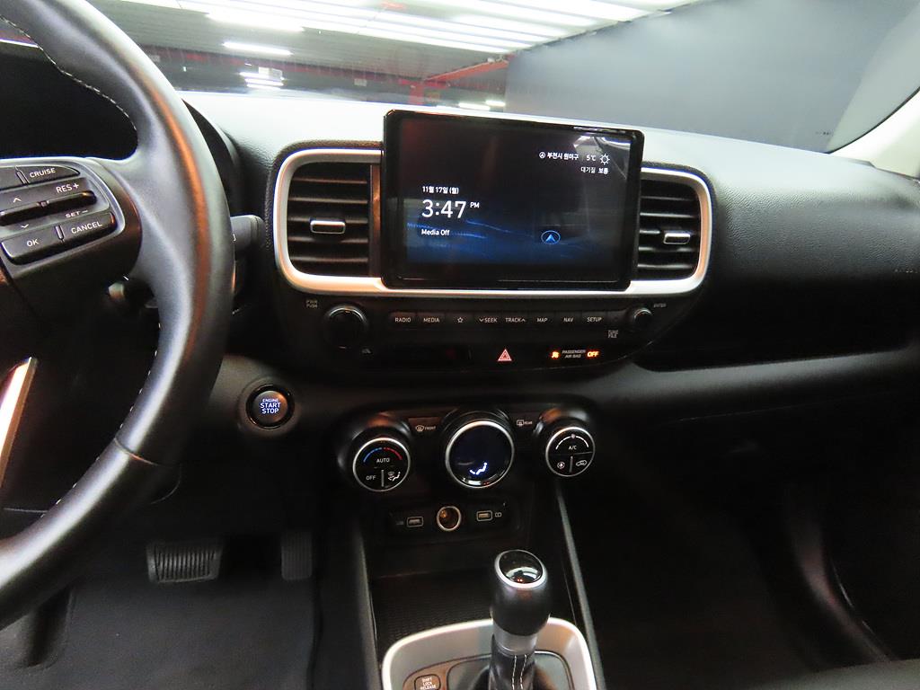 HYUNDAI Venue - Vista 10