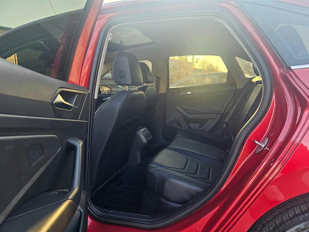 Volkswagen Jetta - Vista 11