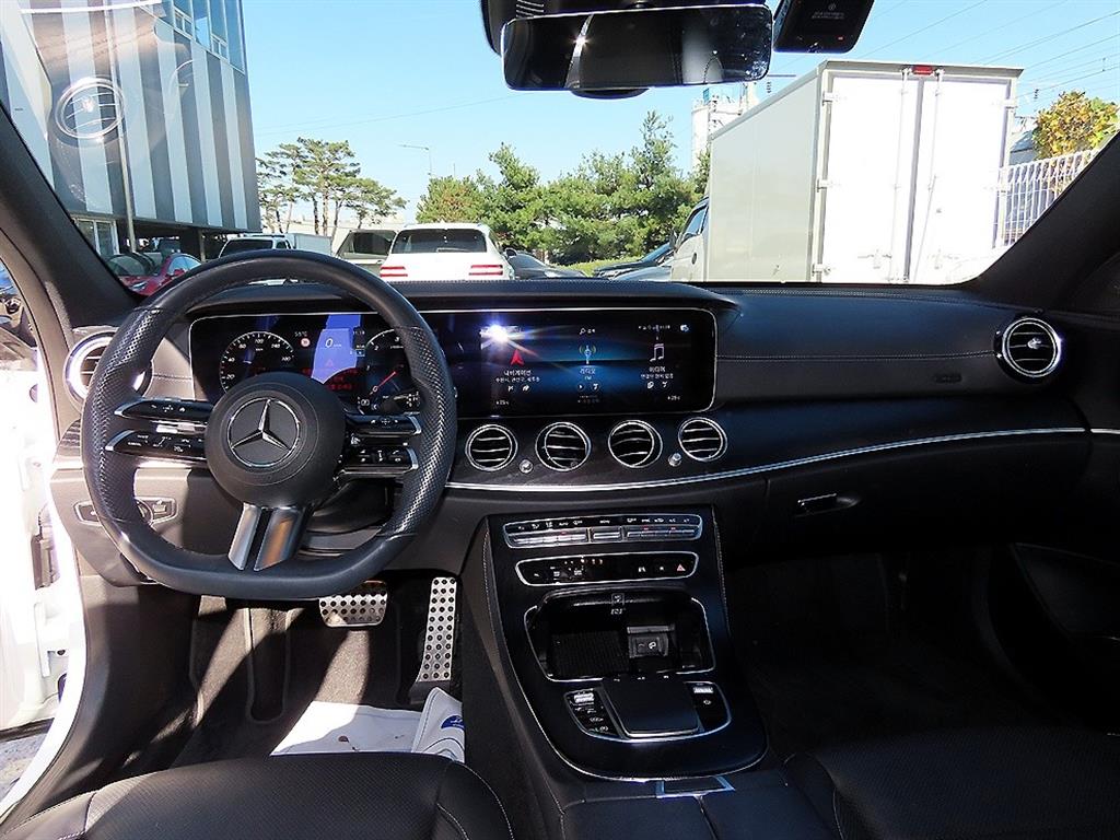 Mercedes Benz E class - Vista 7