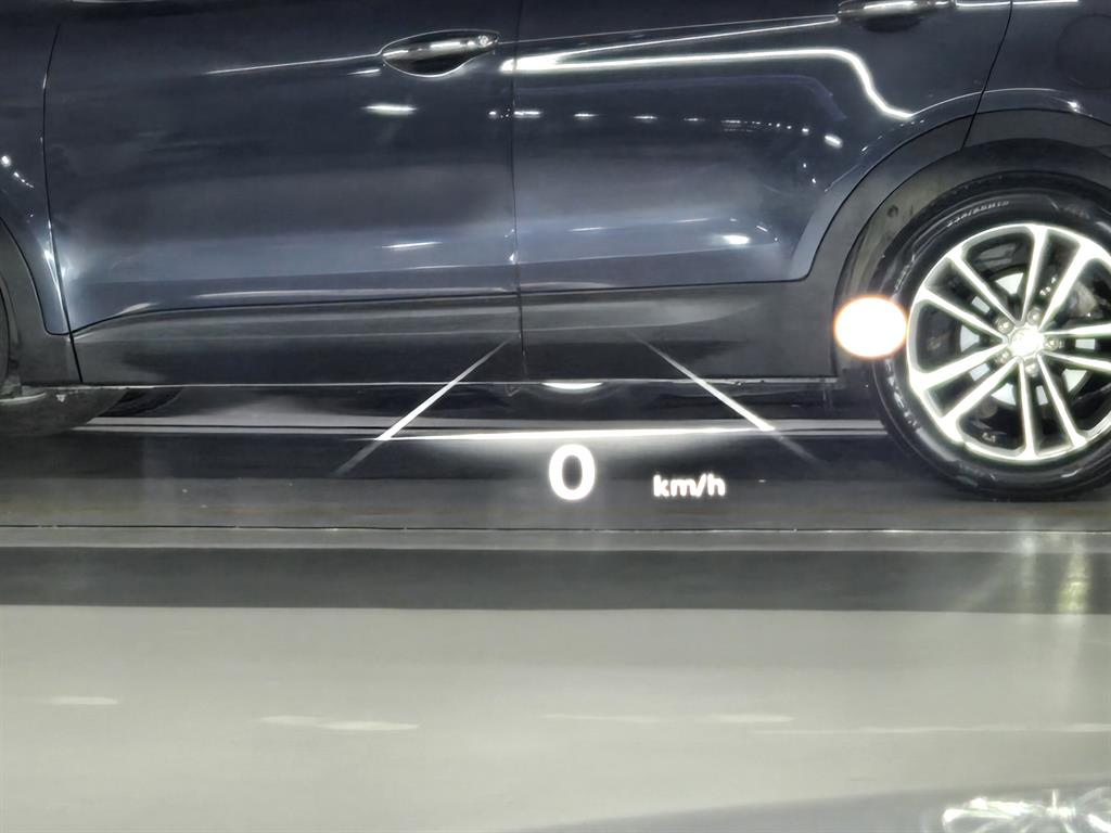 Genesis G80 - Vista 10