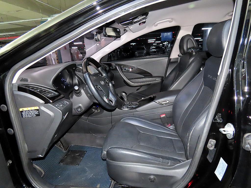 HYUNDAI Grandeur - Vista 6