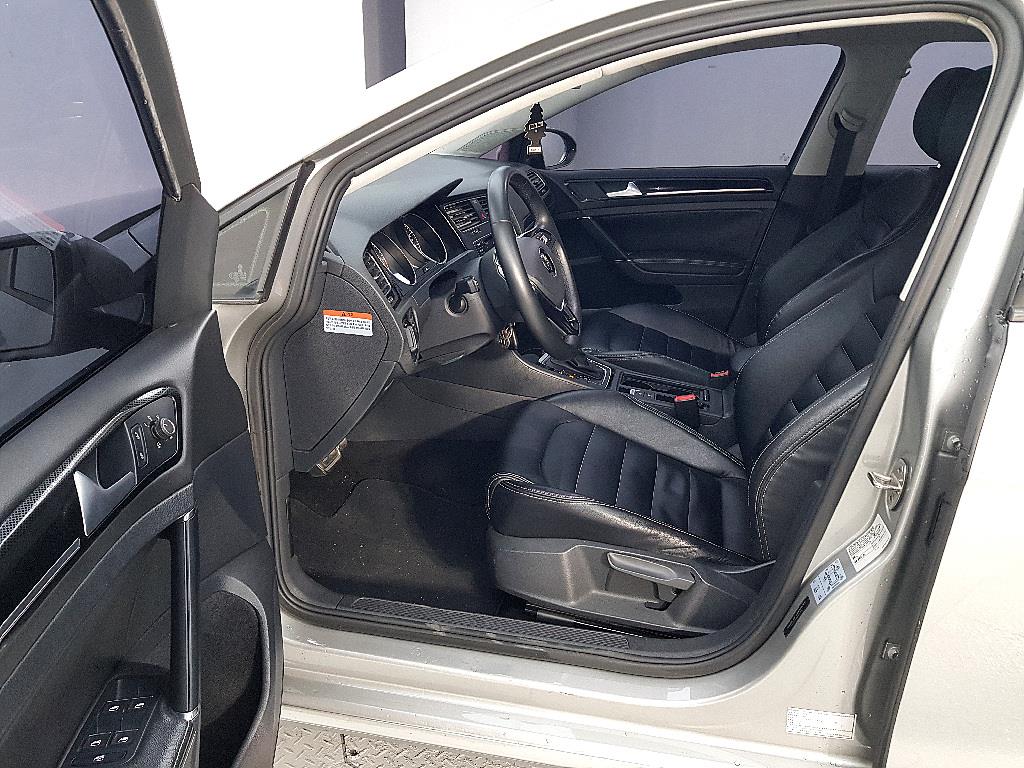 Volkswagen Golf - Vista 7