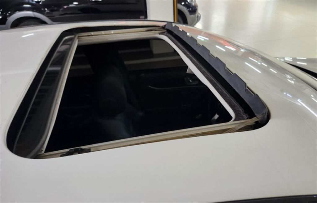 Mercedes Benz E class - Vista 4