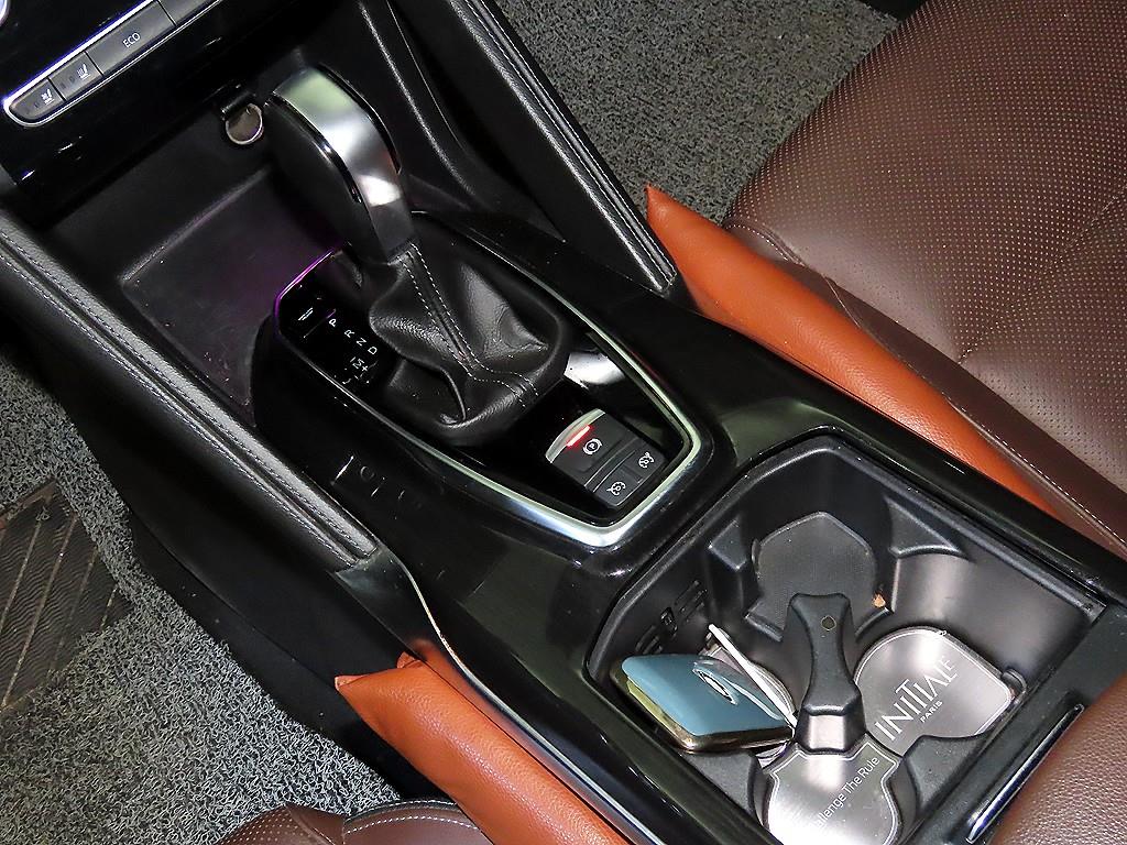 SAMSUNG QM6 - Vista 12