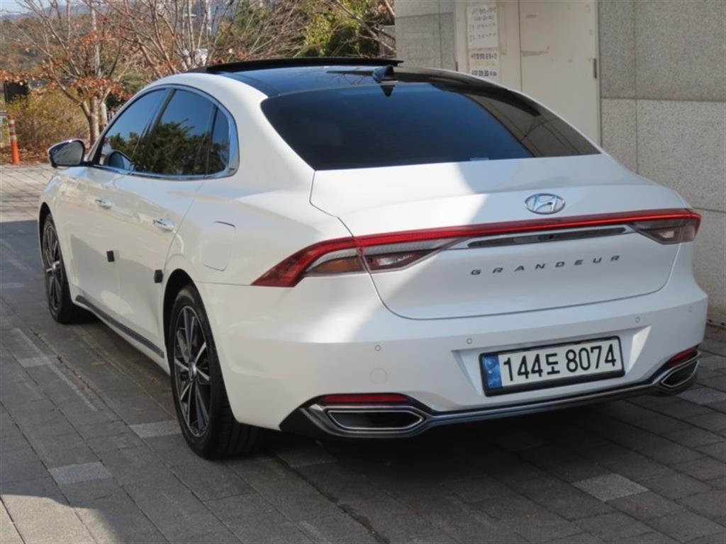 HYUNDAI Grandeur - Vista 7
