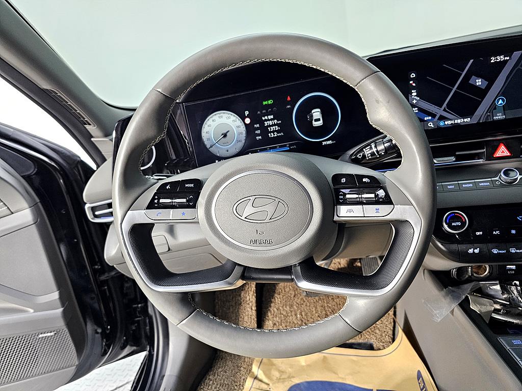 HYUNDAI Avante - Vista 12