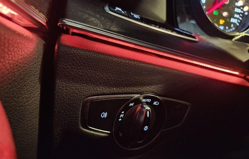 Mercedes Benz E class - Vista 9