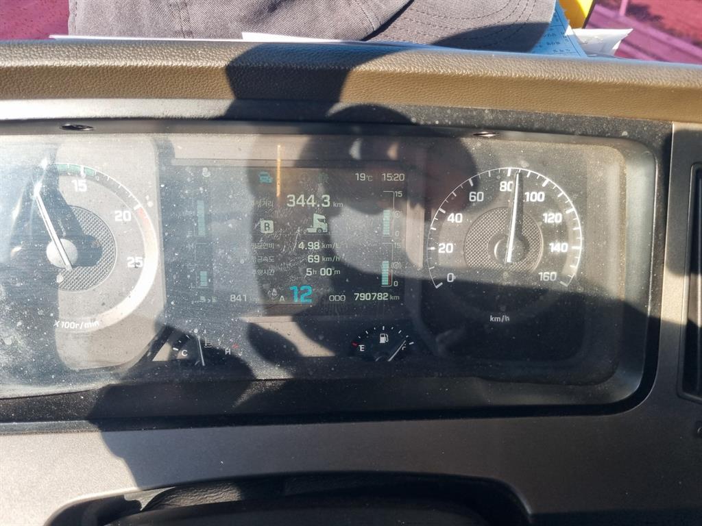 medium and large cargo truck 2016 Blanco - Importación desde Corea - HF Imports Iquique - Foto 19