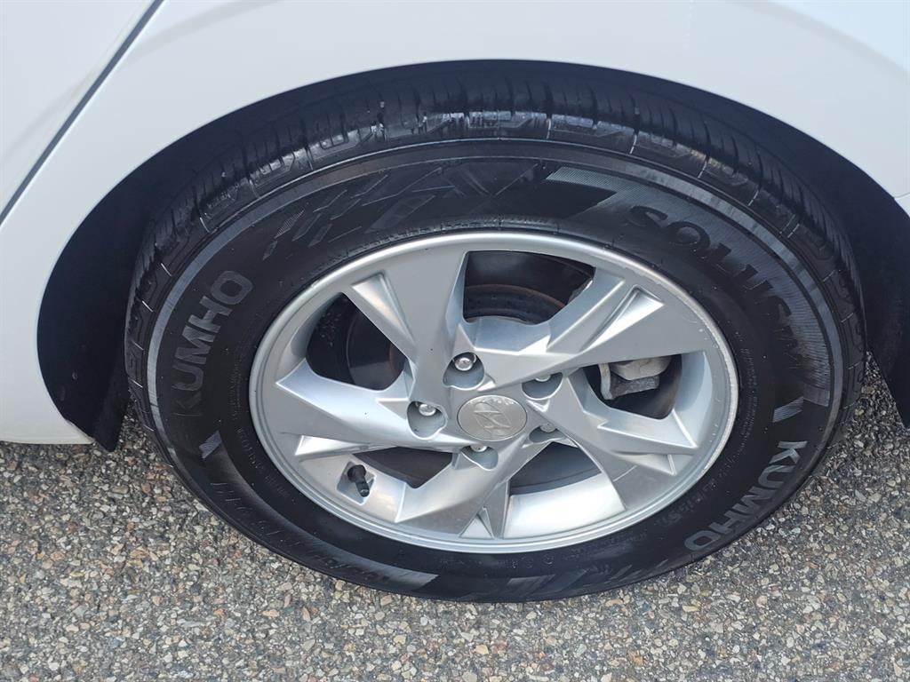 HYUNDAI Avante - Vista 8