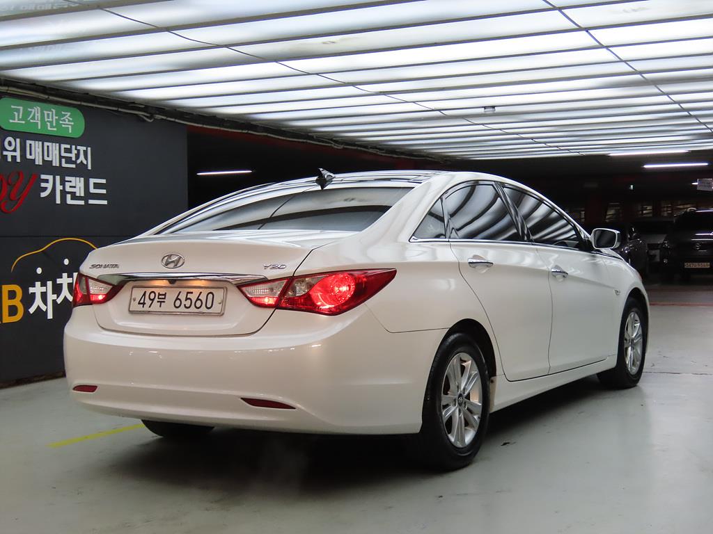 HYUNDAI Sonata - Vista 4