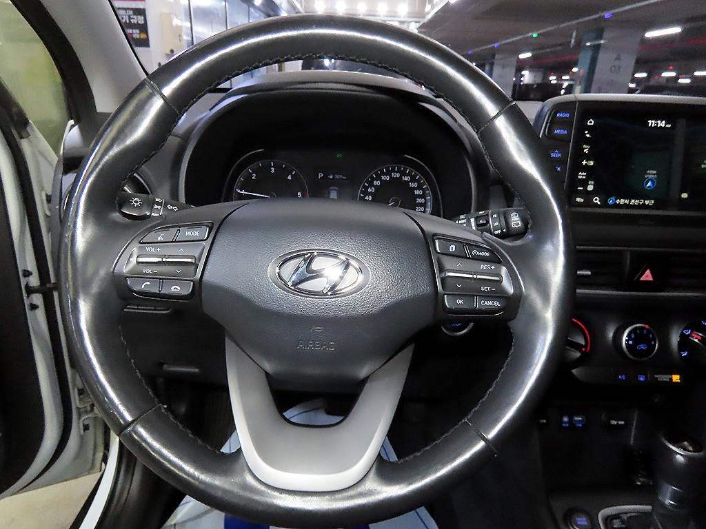 HYUNDAI Kona - Vista 8