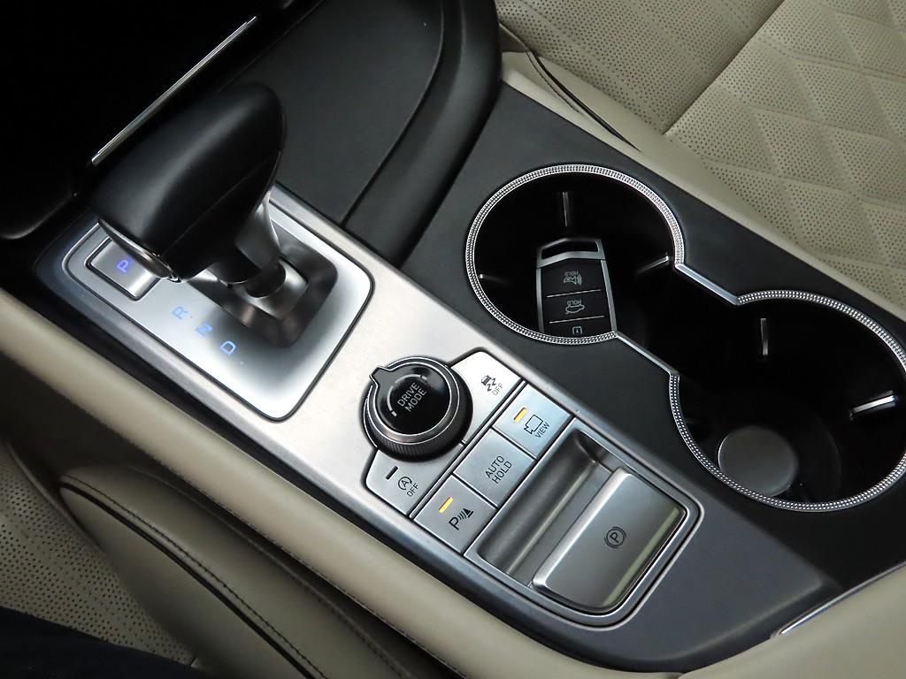 Genesis G70 - Vista 10