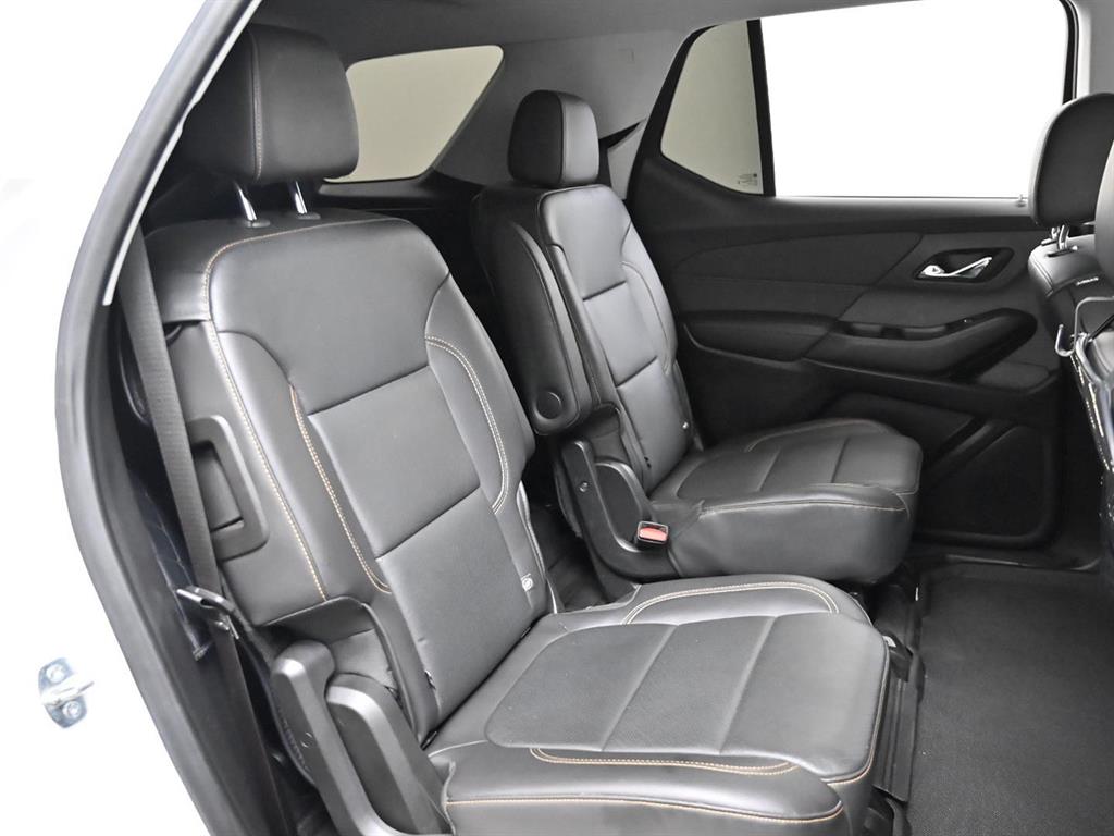 Chevrolet Travers - Vista 12