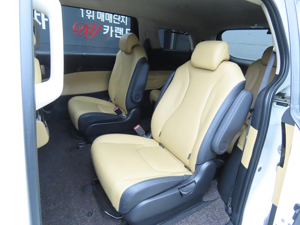 KIA Carnival - Vista 7