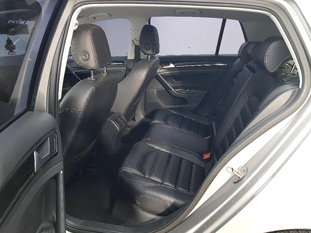 Volkswagen Golf - Vista 8