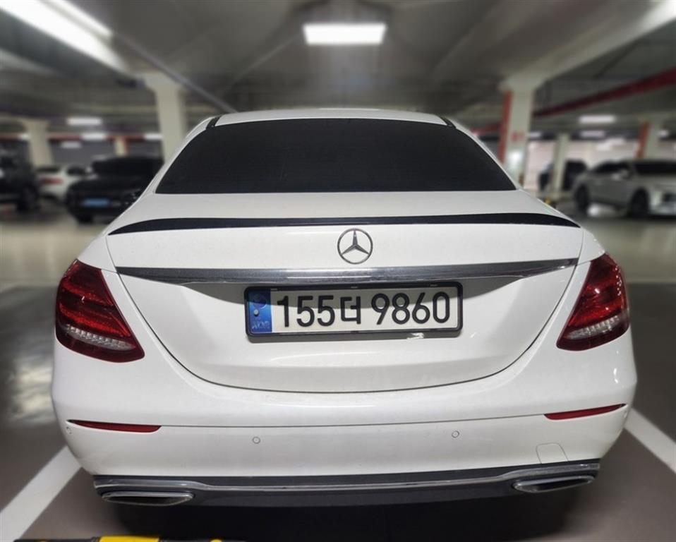 Mercedes Benz E class - Vista 2