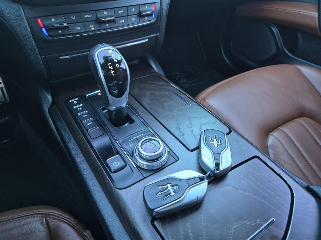 Maserati Ghibli - Vista 10