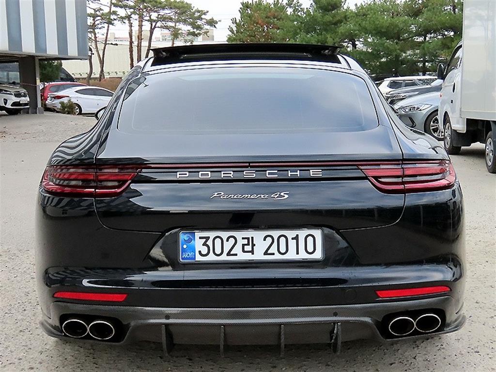 Porsche Panamera - Vista 4
