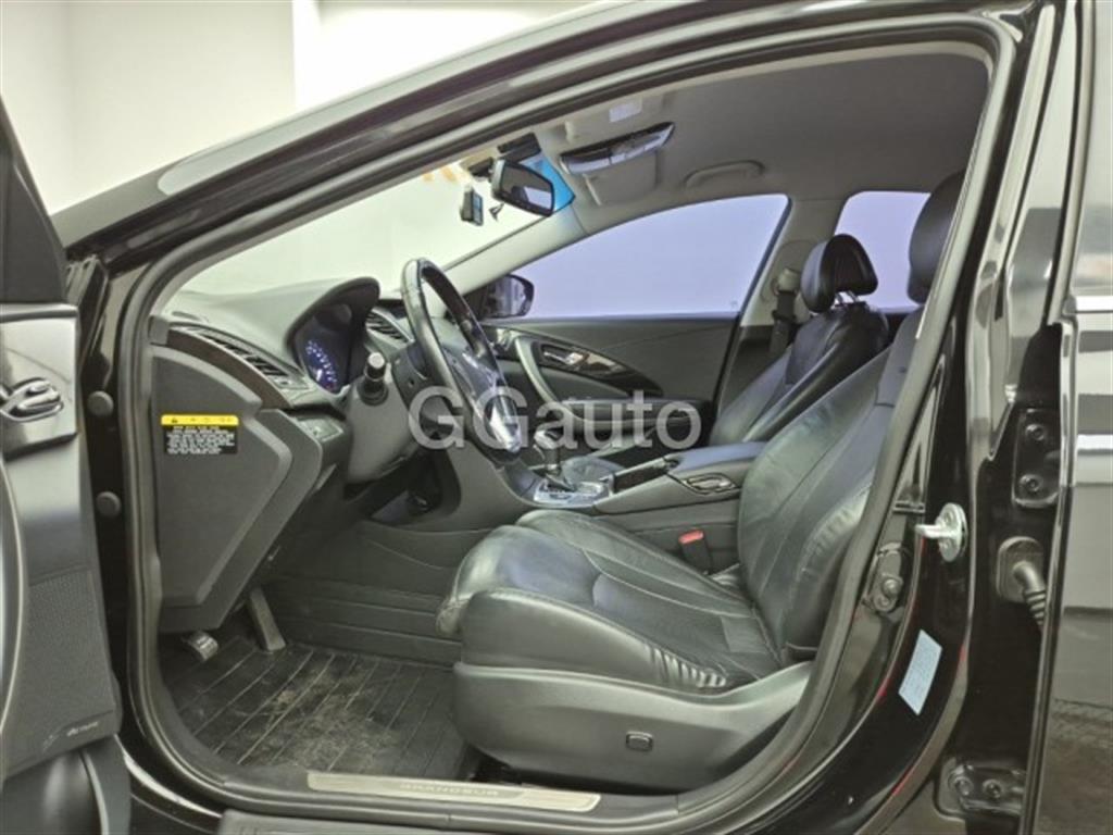 HYUNDAI Grandeur - Vista 11