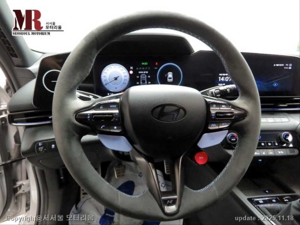 HYUNDAI Avante - Vista 8