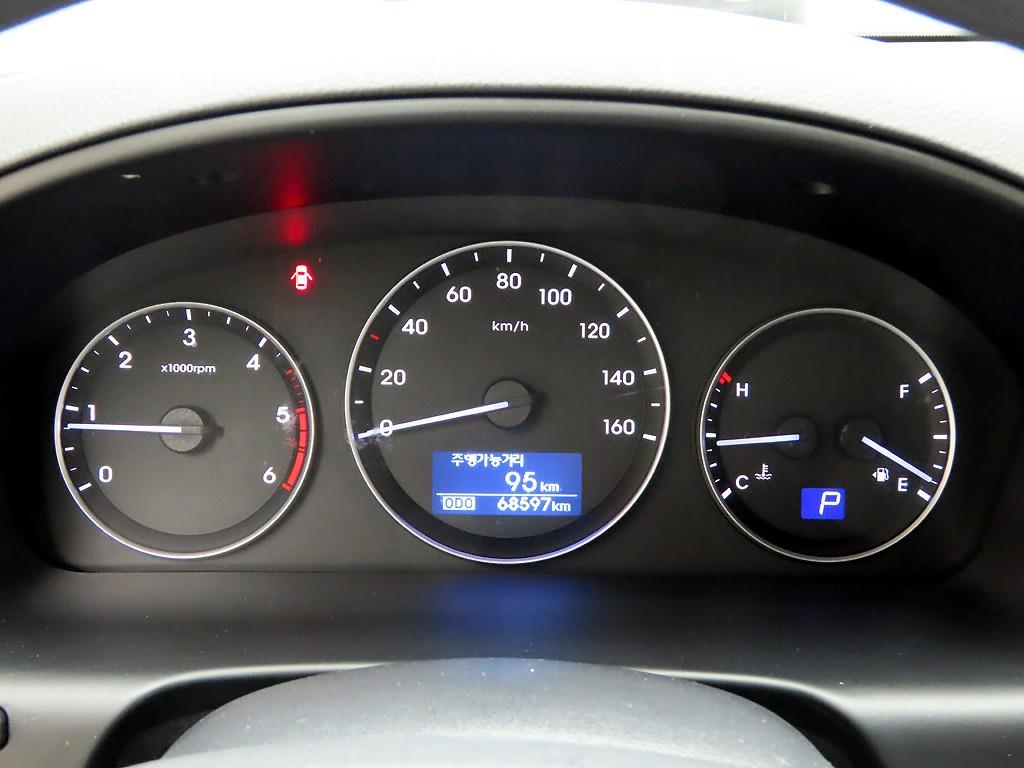 HYUNDAI Starex - Vista 6