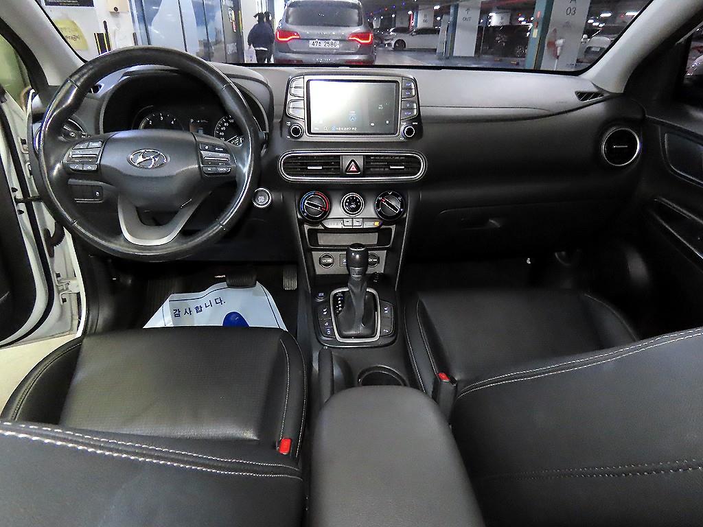 HYUNDAI Kona - Vista 10