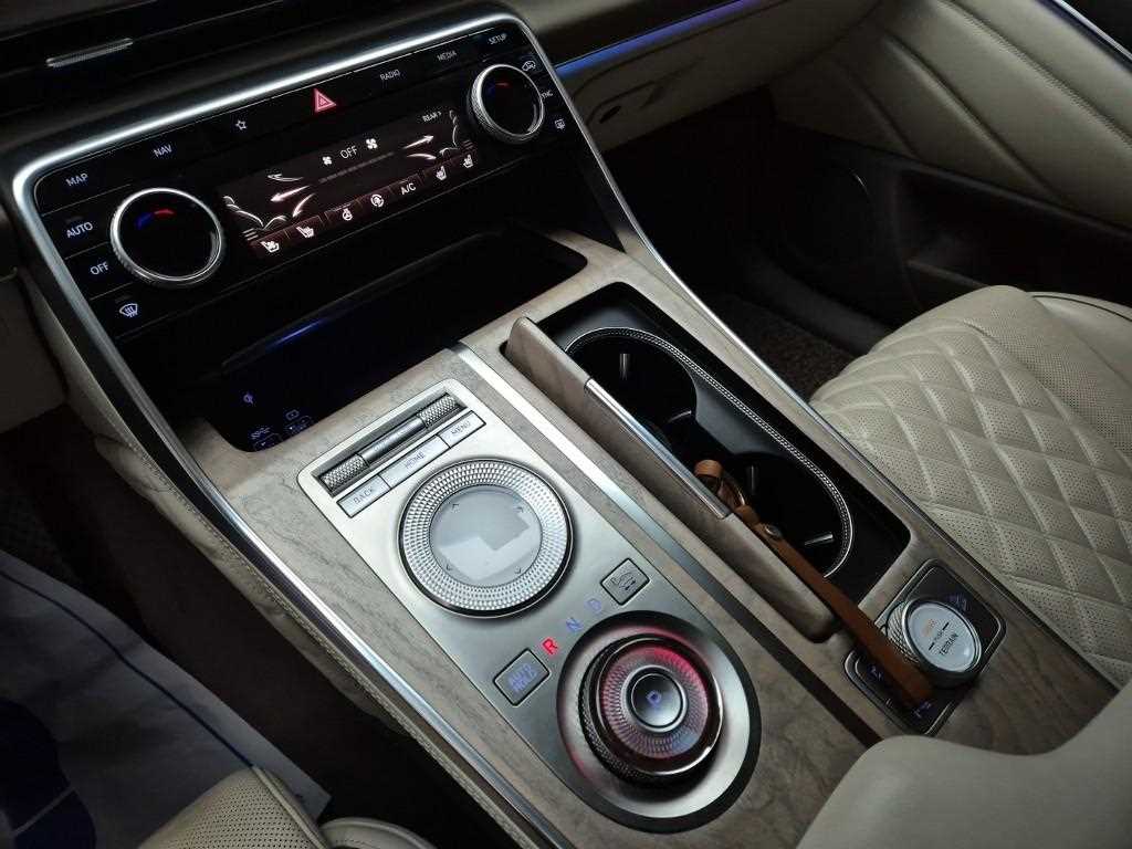 Genesis GV80 - Vista 8