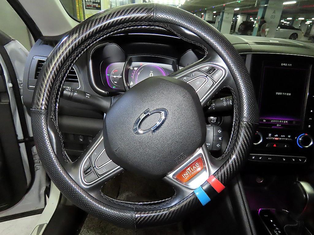 SAMSUNG QM6 - Vista 8