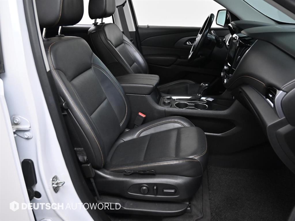 Chevrolet Travers - Vista 10