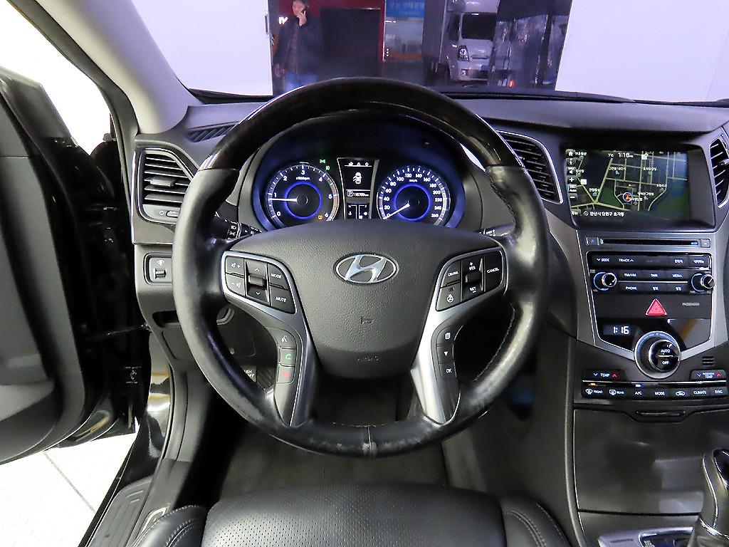 HYUNDAI Grandeur - Vista 9